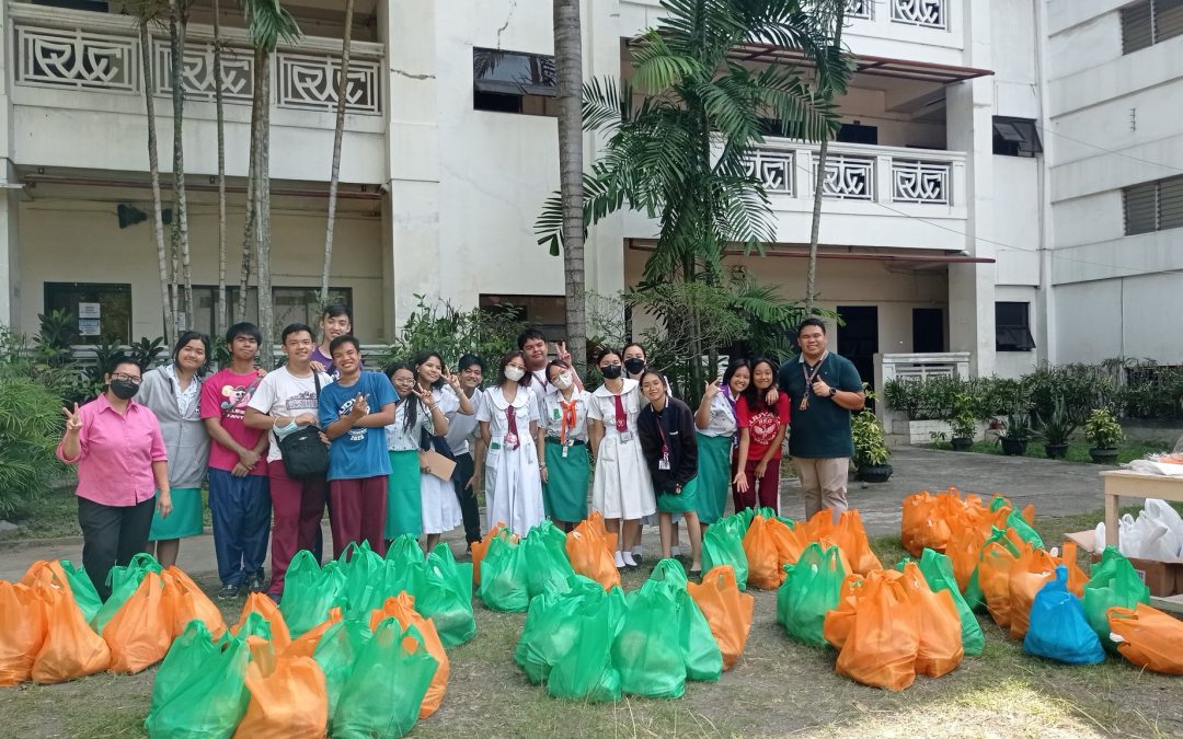 JHS students donates affected by flooding